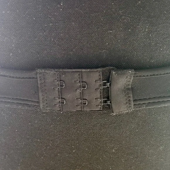 Victoria’s Secret Black Push Up with Removable and Convertaible Straps Size 34B - Picture 3 of 4